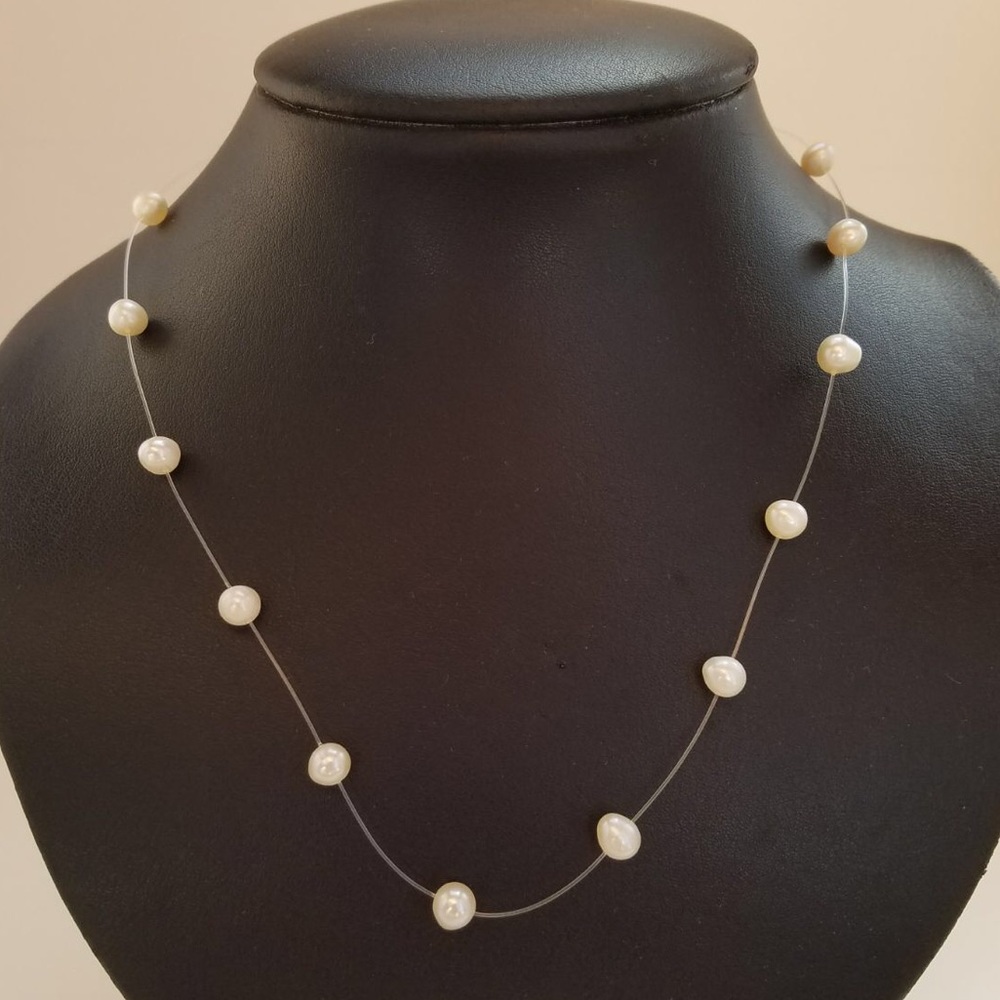 🧚🏼‍♀️Floating Pearl necklace ✨